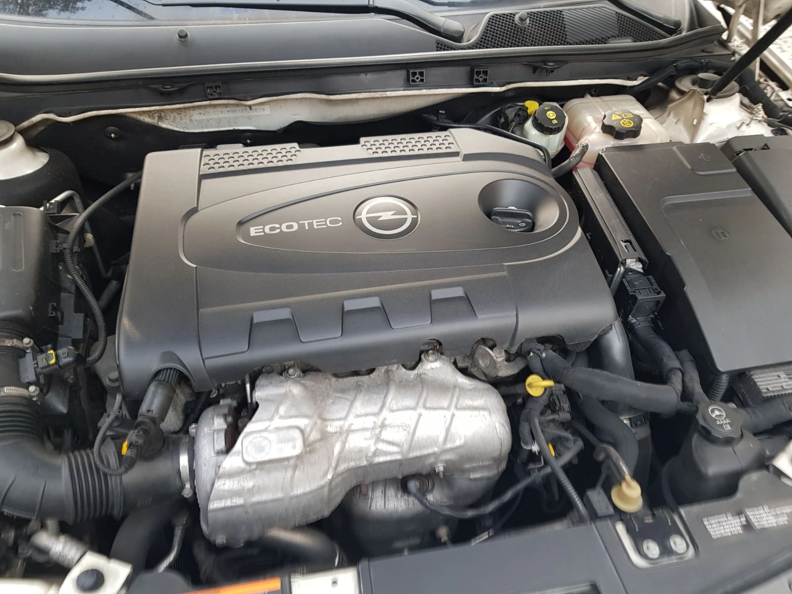 Opel Insignia 2.0 CDTI Cosmo, снимка 5 - Автомобили и джипове - 54355987