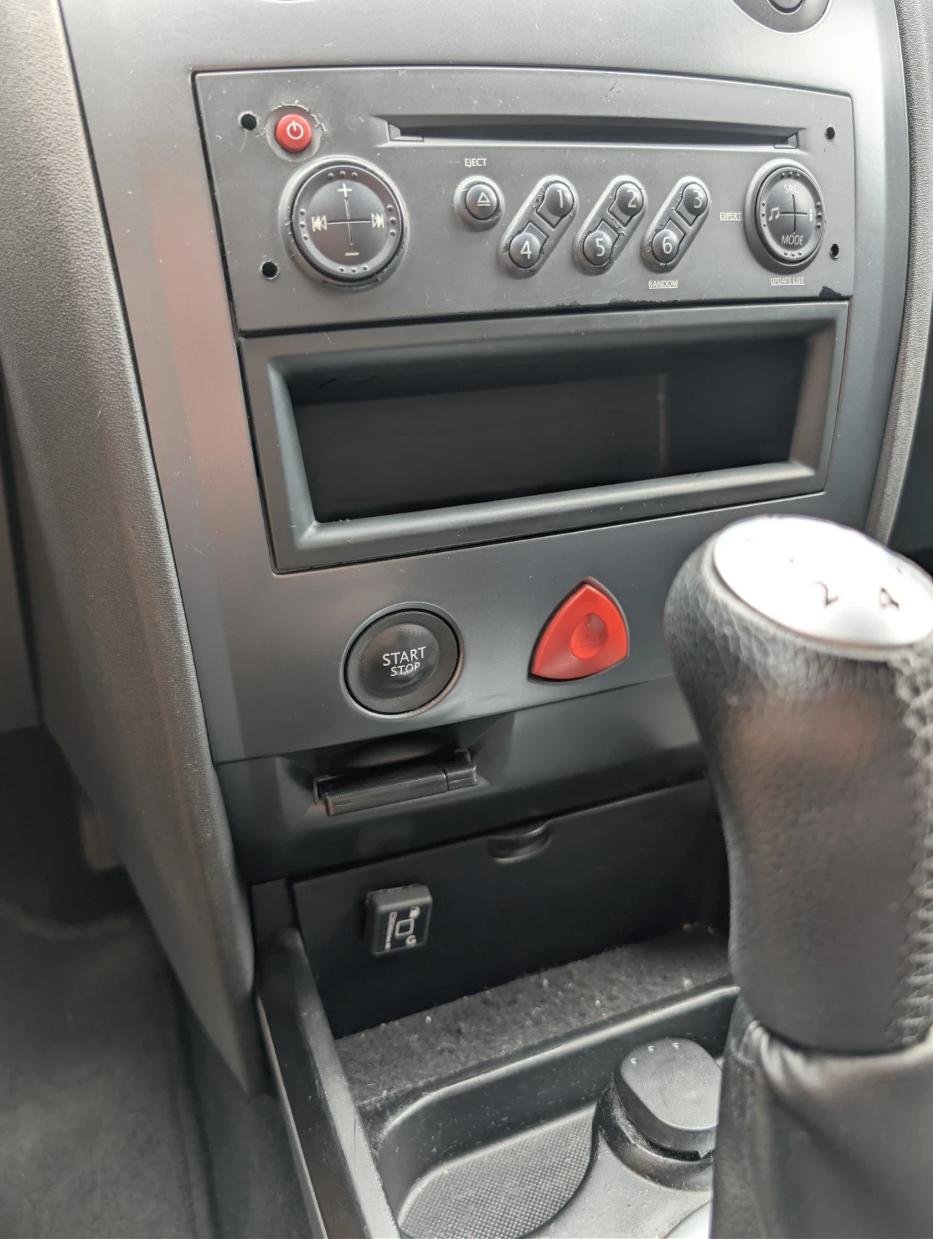 Renault Megane, снимка 9 - Автомобили и джипове - 55008388