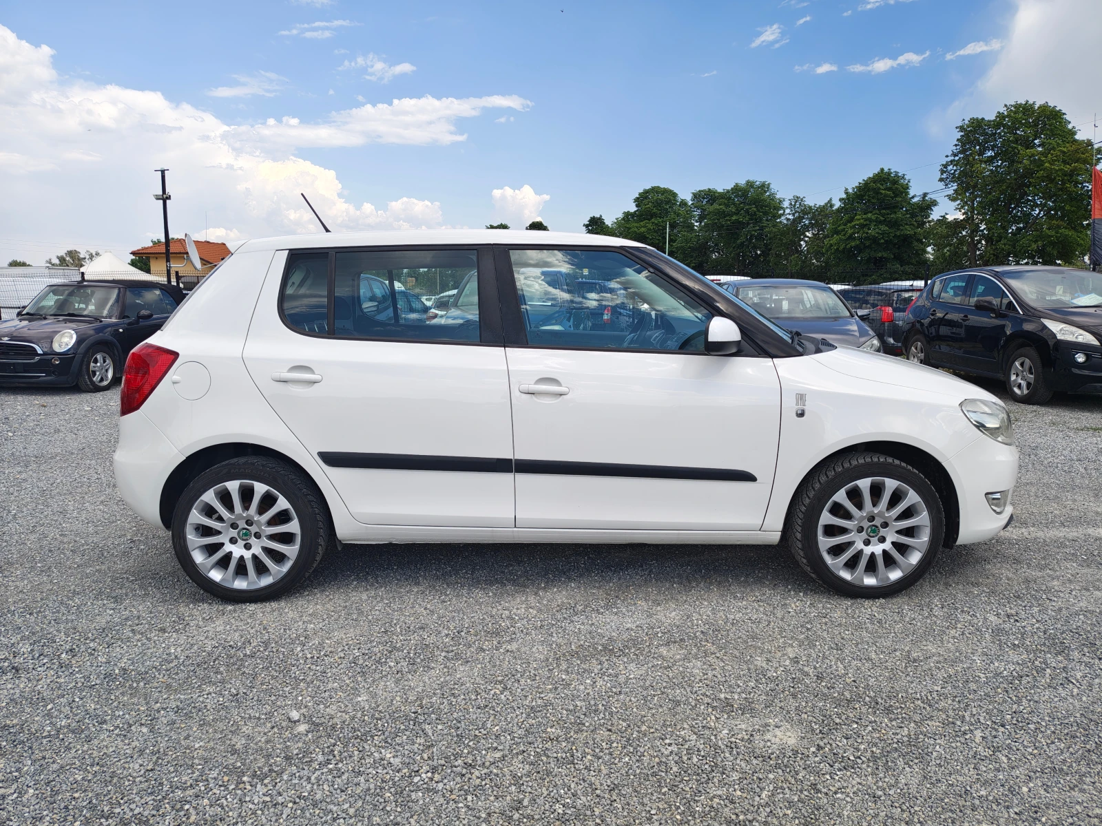 Skoda Fabia 1.6  TDI, снимка 9 - Автомобили и джипове - 55103151