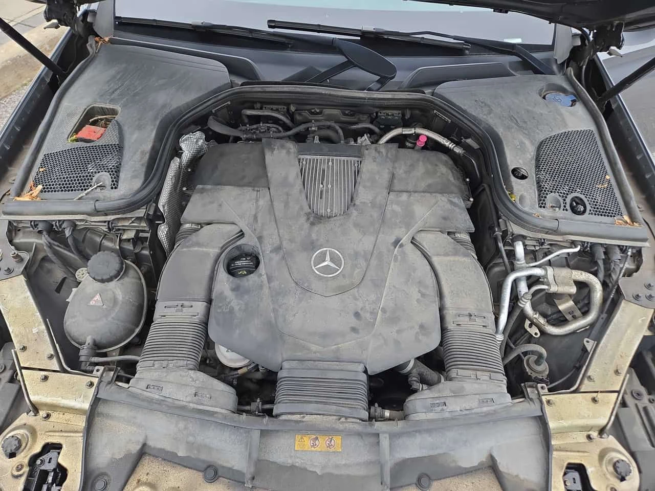 Mercedes-Benz E 400 АМГ ПАКЕТ/CARFAX/КЛИП/АМБИЕНТНО/ ОБДУХ/ПАНО/, снимка 13 - Автомобили и джипове - 55468481