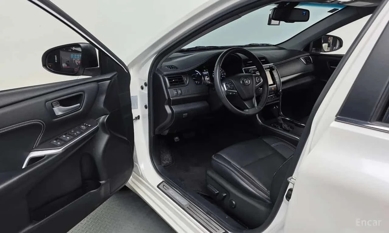 Toyota Camry * Hybrid XLE * КРАЙНА ЦЕНА ДО БЪЛГАРИЯ, снимка 10 - Автомобили и джипове - 55773023