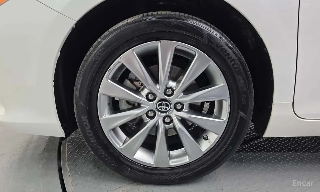 Toyota Camry * Hybrid XLE * КРАЙНА ЦЕНА ДО БЪЛГАРИЯ, снимка 5 - Автомобили и джипове - 55773023