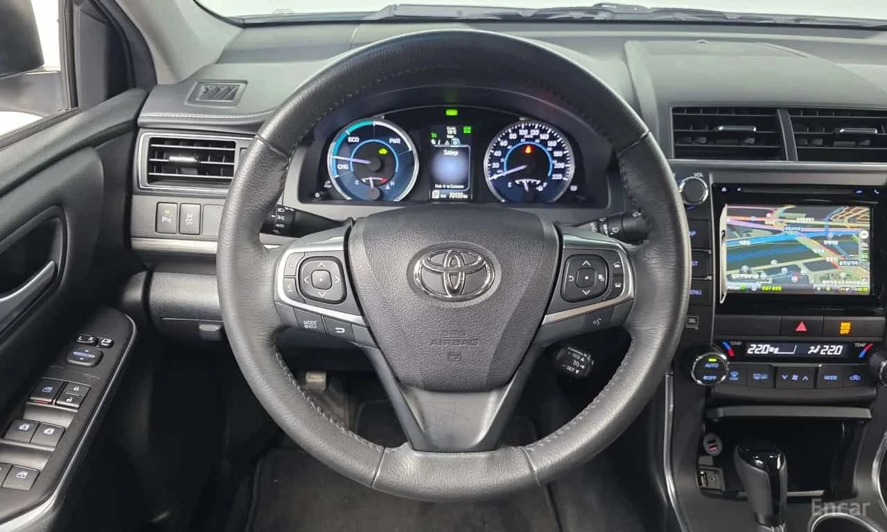 Toyota Camry * Hybrid XLE * КРАЙНА ЦЕНА ДО БЪЛГАРИЯ, снимка 13 - Автомобили и джипове - 55773023