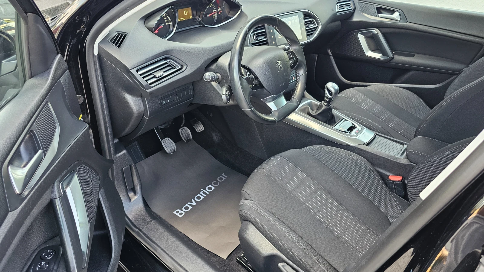 Peugeot 308 1, 6 Blue-HDI/NAVI/LED/Euro 6, снимка 8 - Автомобили и джипове - 55837058