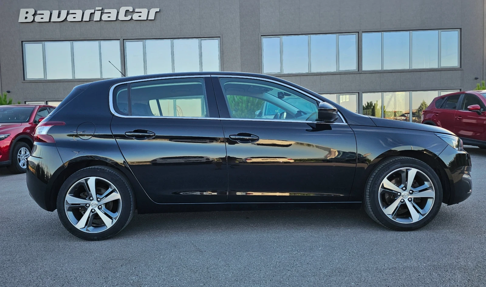 Peugeot 308 1, 6 Blue-HDI/NAVI/LED/Euro 6, снимка 5 - Автомобили и джипове - 55837058
