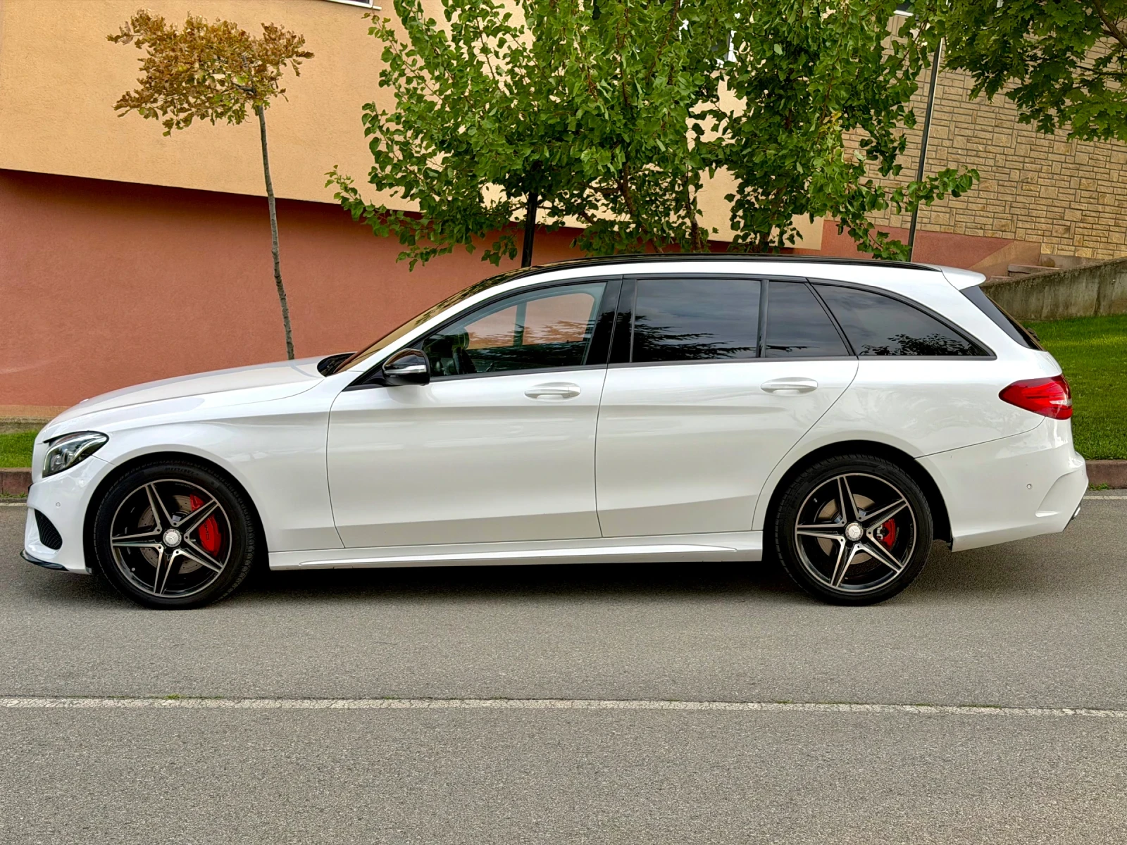 Mercedes-Benz C 250 AMG Line* Shadow Line* 4Matic* Distr* Line assist, снимка 6 - Автомобили и джипове - 55944562
