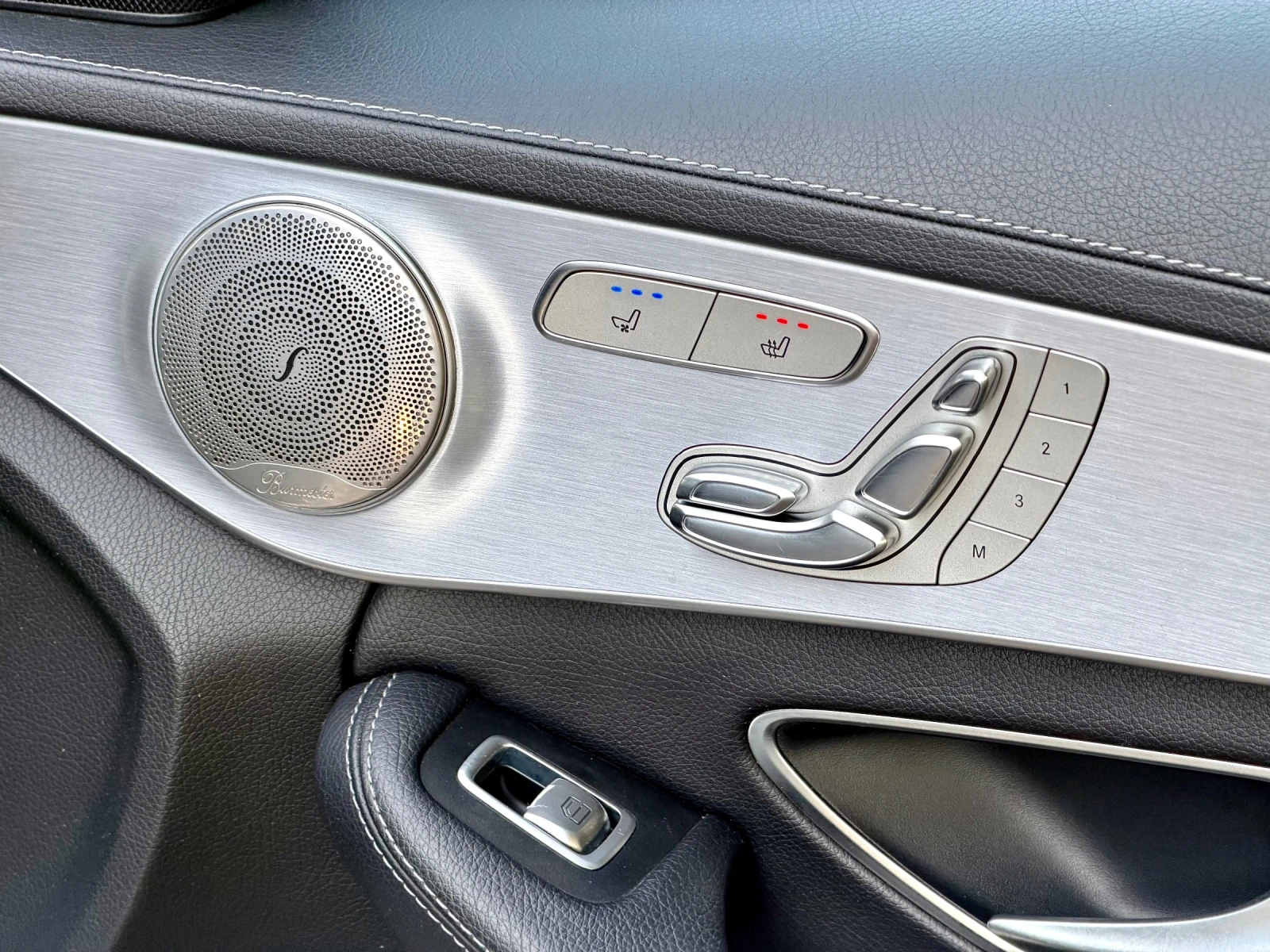 Mercedes-Benz C 250 AMG Line* Shadow Line* 4Matic* Distr* Line assist, снимка 11 - Автомобили и джипове - 55944562