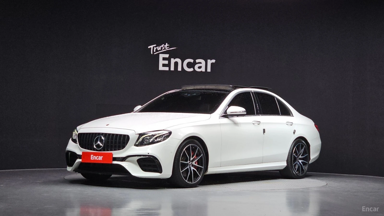 Mercedes-Benz E 300 AMG Line