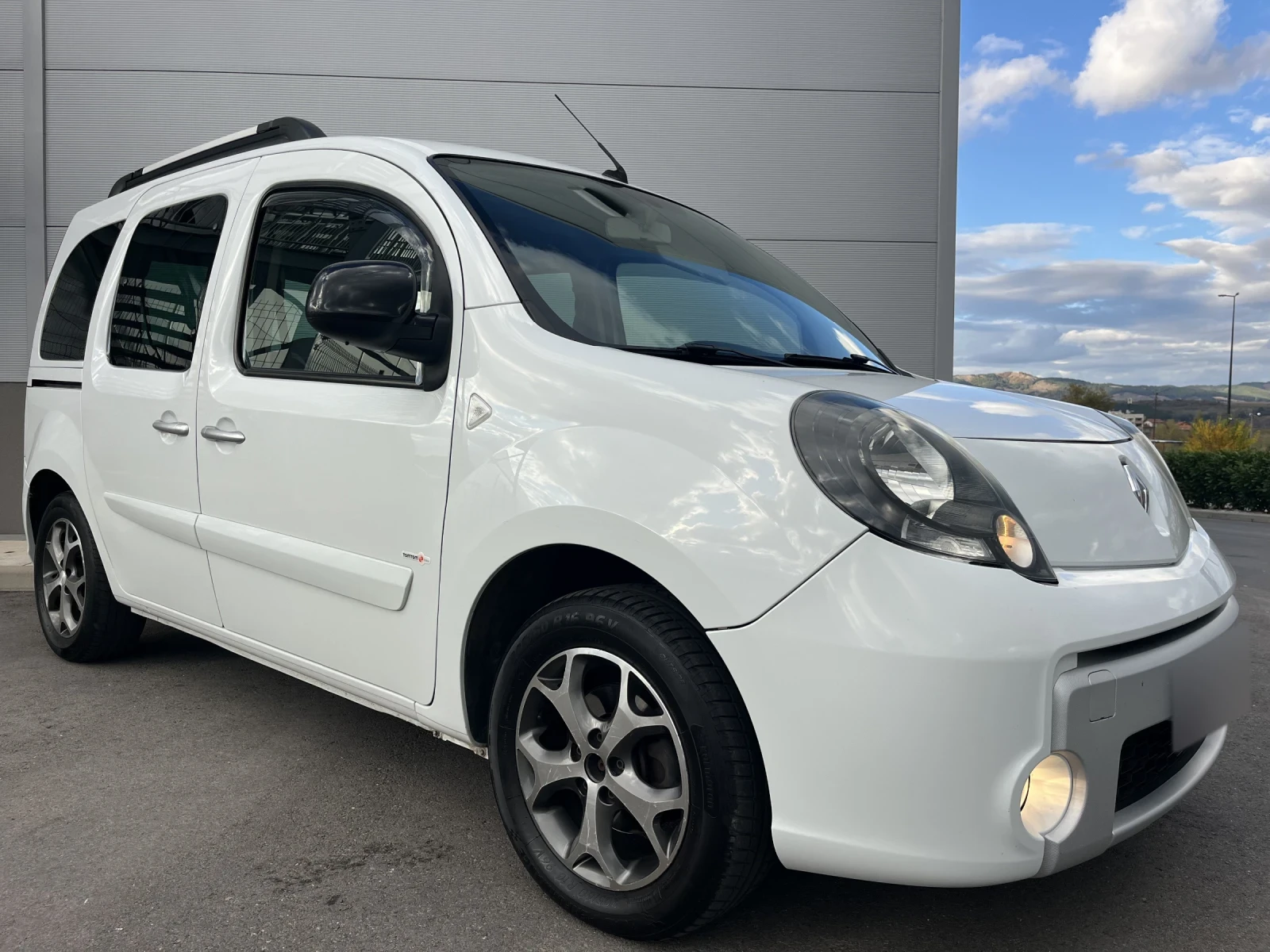 Renault Kangoo 1.5Dci РЕГИСТРИРАН и Обслужен, снимка 3 - Автомобили и джипове - 56616809