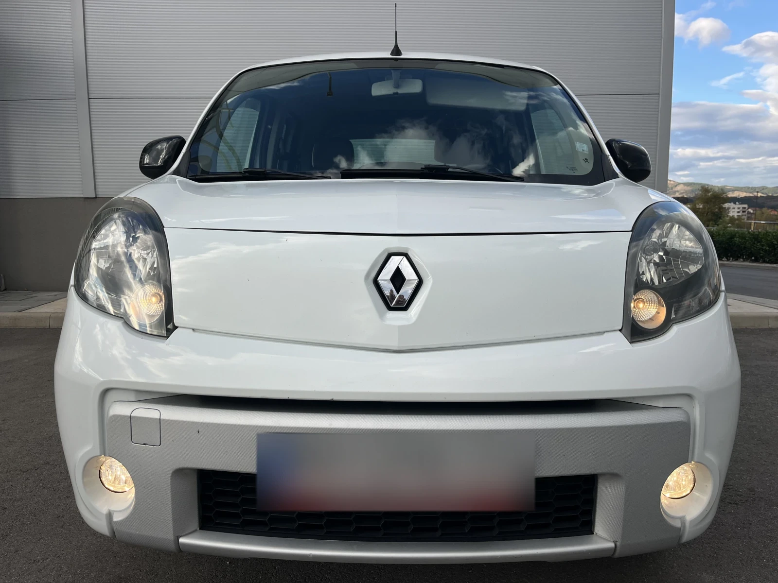 Renault Kangoo 1.5Dci РЕГИСТРИРАН и Обслужен, снимка 2 - Автомобили и джипове - 56616809