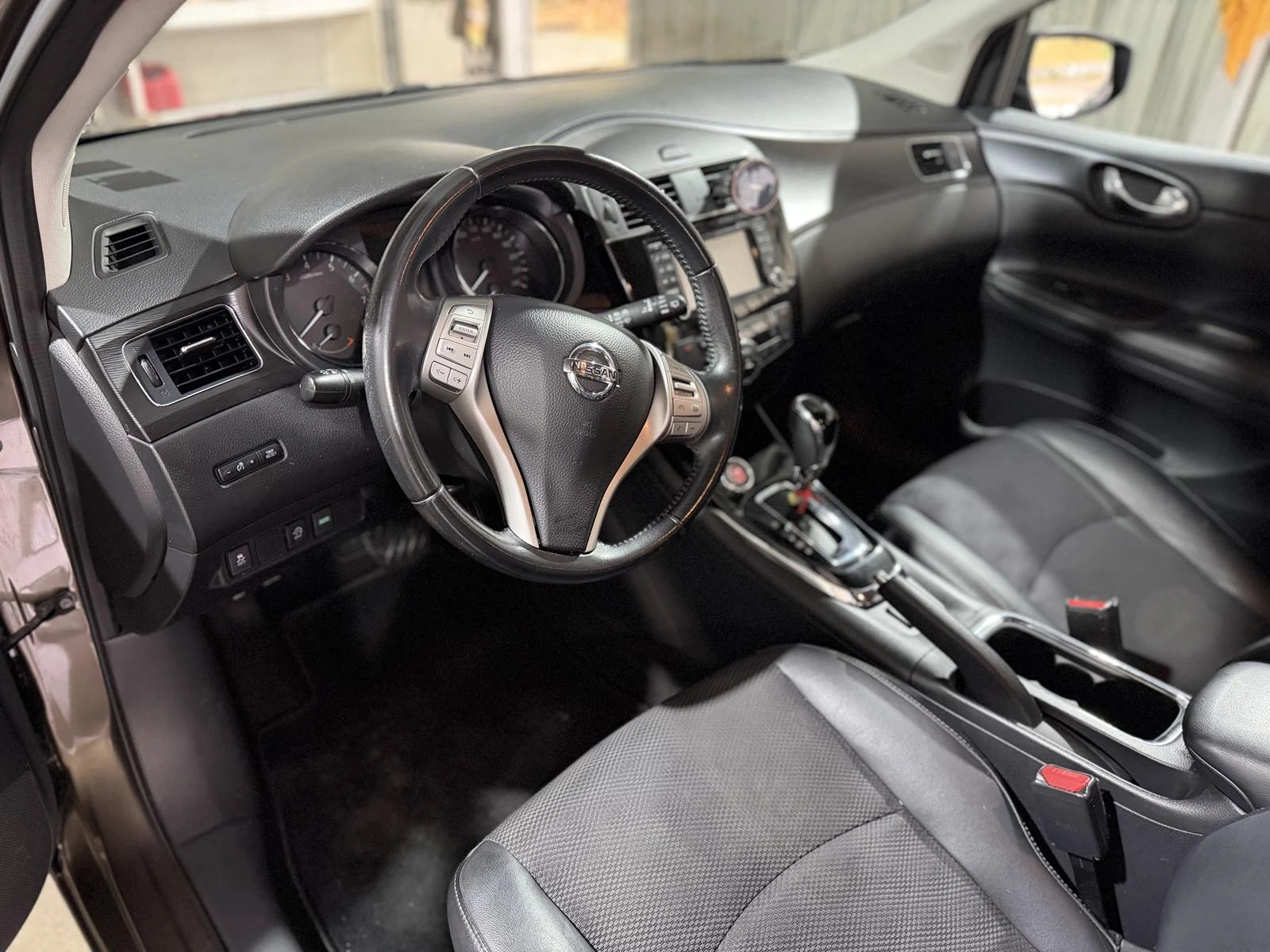 Nissan Pulsar tecna, снимка 11 - Автомобили и джипове - 56740615