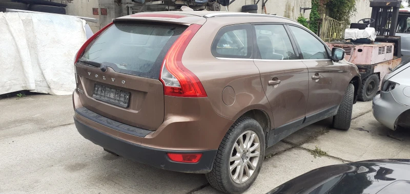 Volvo XC60 2.4D 215кс., снимка 2 - Автомобили и джипове - 46981521