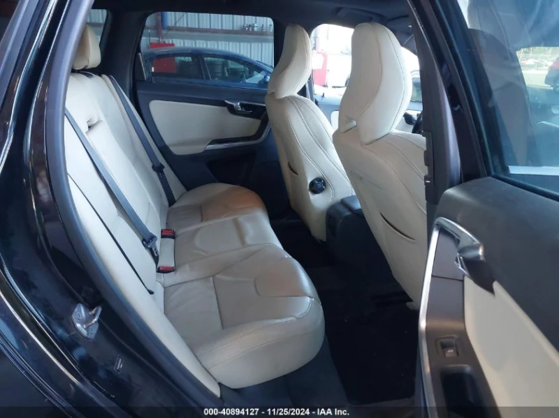 Volvo XC60 T6 PREMIER PLUS, снимка 9 - Автомобили и джипове - 48139630