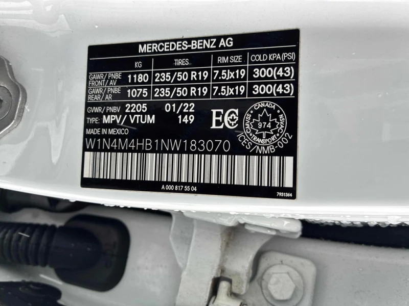 Mercedes-Benz GLB 250  CARFAX, снимка 10 - Автомобили и джипове - 53120167