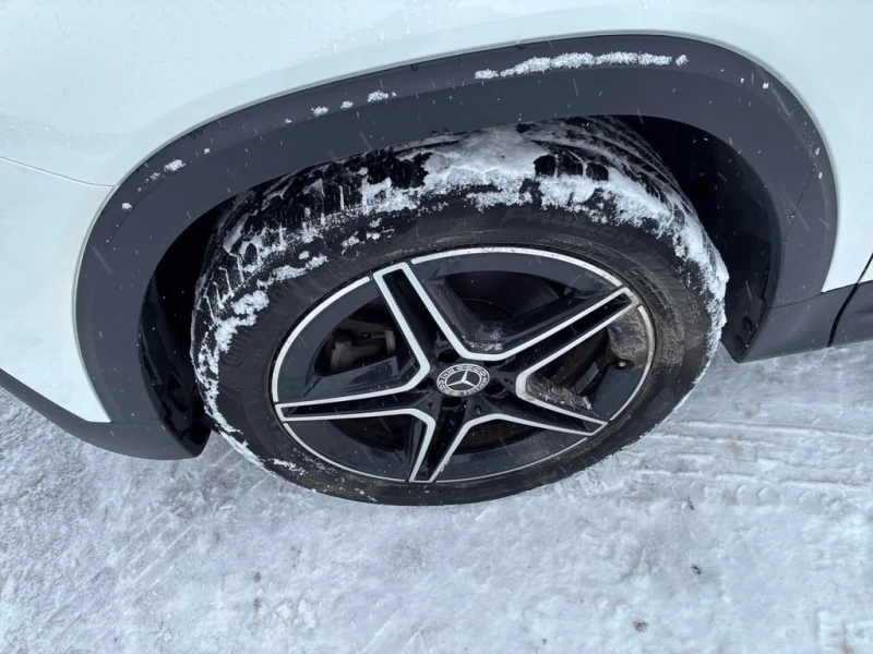 Mercedes-Benz GLB 250  CARFAX, снимка 7 - Автомобили и джипове - 53120167