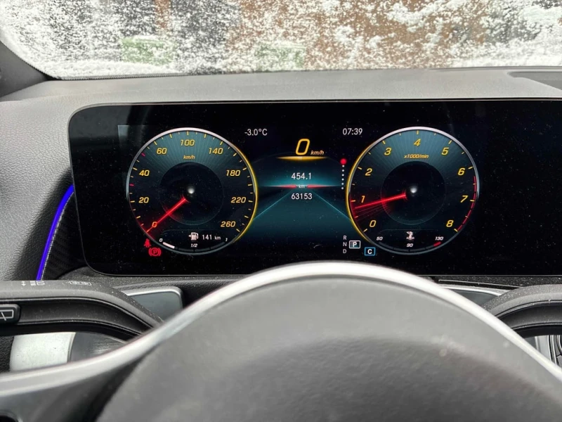 Mercedes-Benz GLB 250  CARFAX, снимка 8 - Автомобили и джипове - 53120167