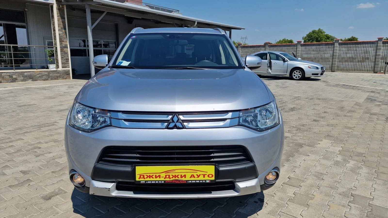 Mitsubishi Outlander 2.2 DID AWD - изображение 2