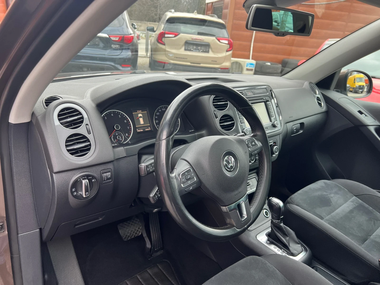 VW Tiguan 2.0 TSI 4Motion DSG Keyless Facelift, снимка 11 - Автомобили и джипове - 53916478