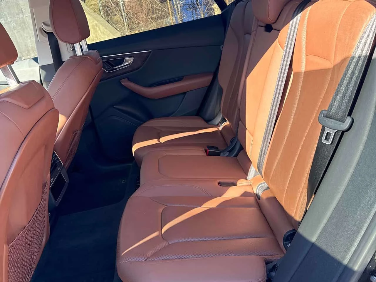 Audi Q8  Progressiv /360/ОБДУХВАНЕ/ПАНОРАМА, снимка 11 - Автомобили и джипове - 54001734