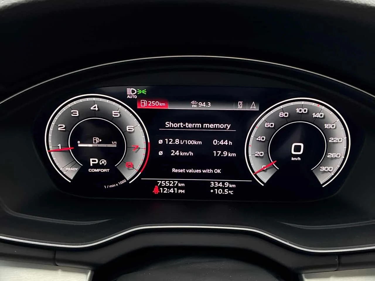 Audi Q5 Technik  CARFAX, снимка 8 - Автомобили и джипове - 54172253