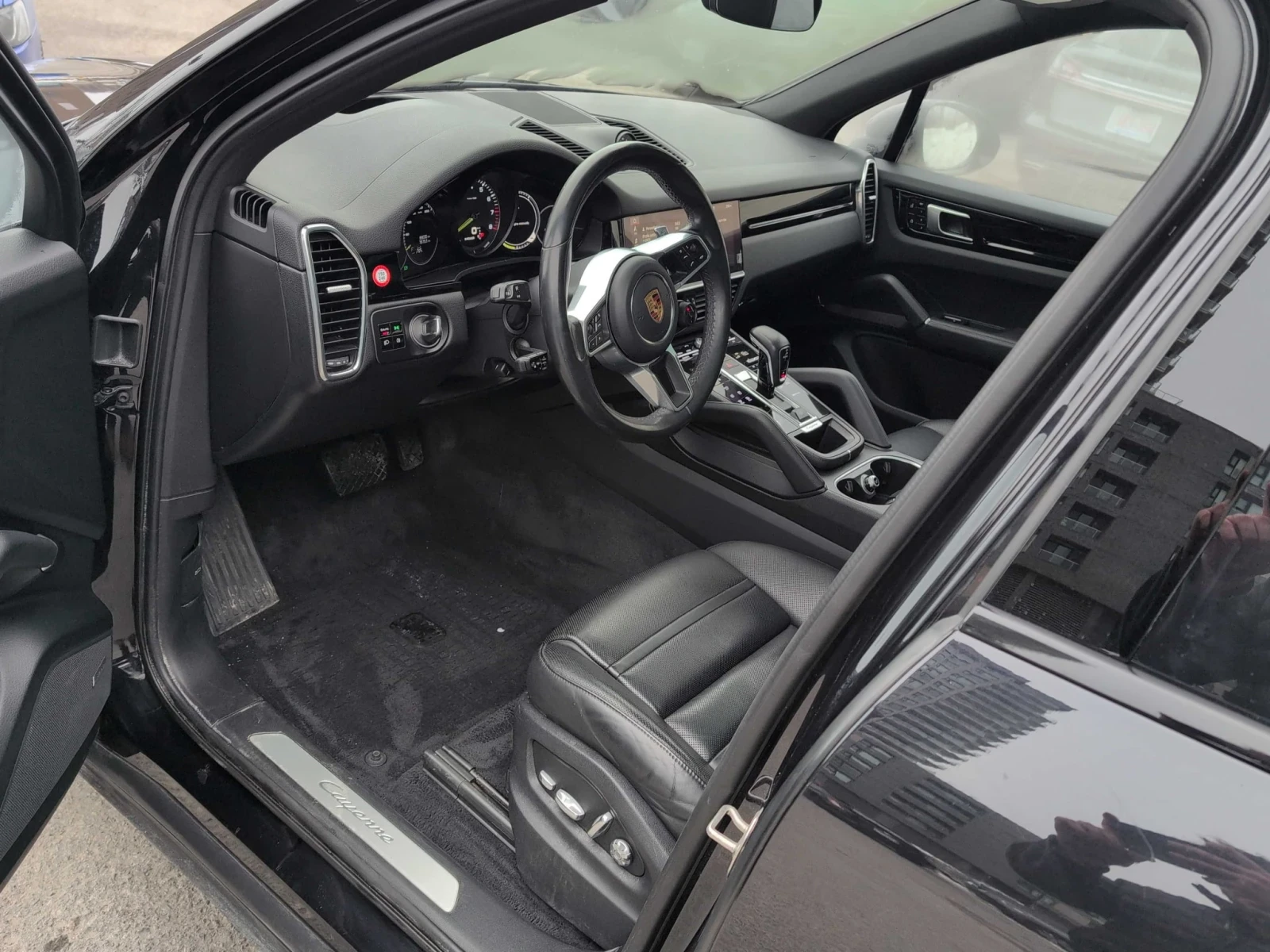 Porsche Cayenne E-Hybrid, снимка 5 - Автомобили и джипове - 54265508