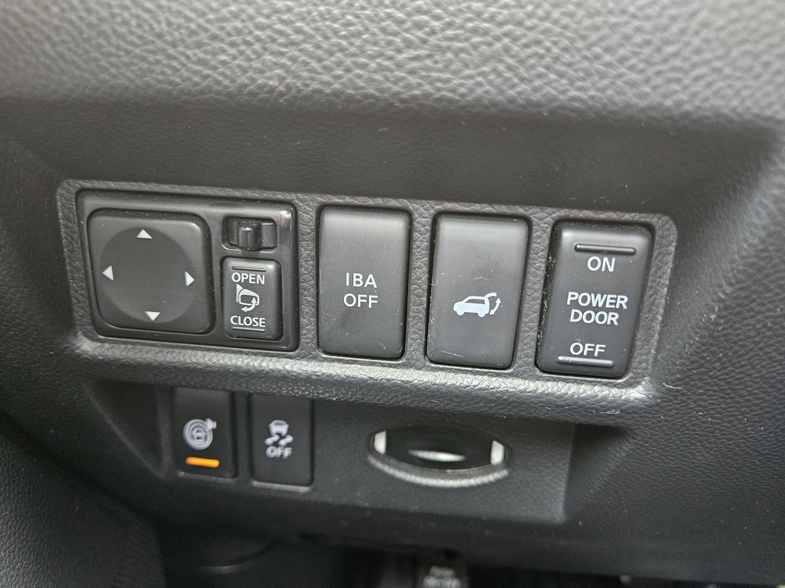Infiniti QX70  S Diesel + Webasto /Keyless/360 Camera/Обдухване, снимка 15 - Автомобили и джипове - 54495446