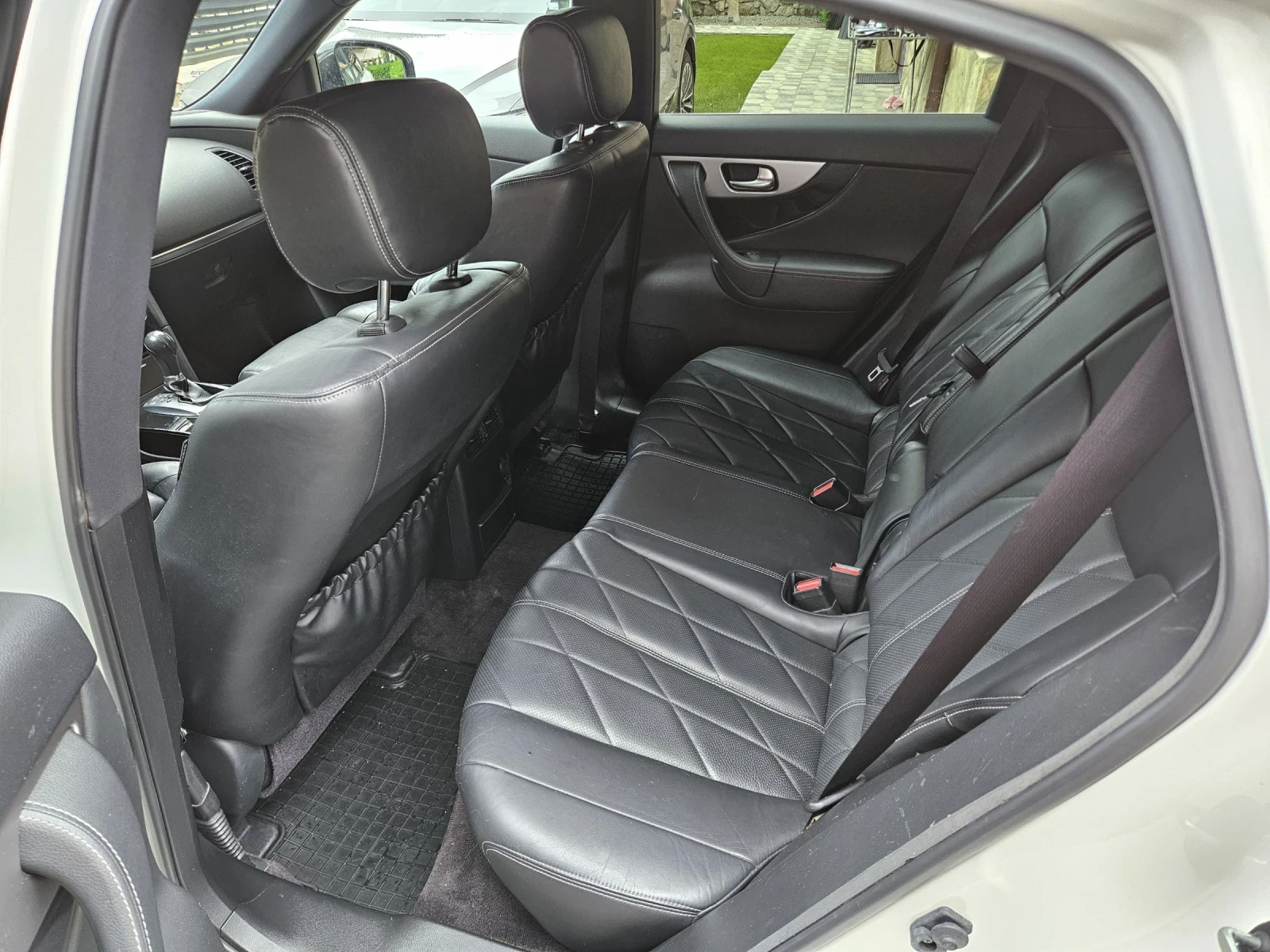 Infiniti QX70  S Diesel + Webasto /Keyless/360 Camera/Обдухване, снимка 11 - Автомобили и джипове - 54495446