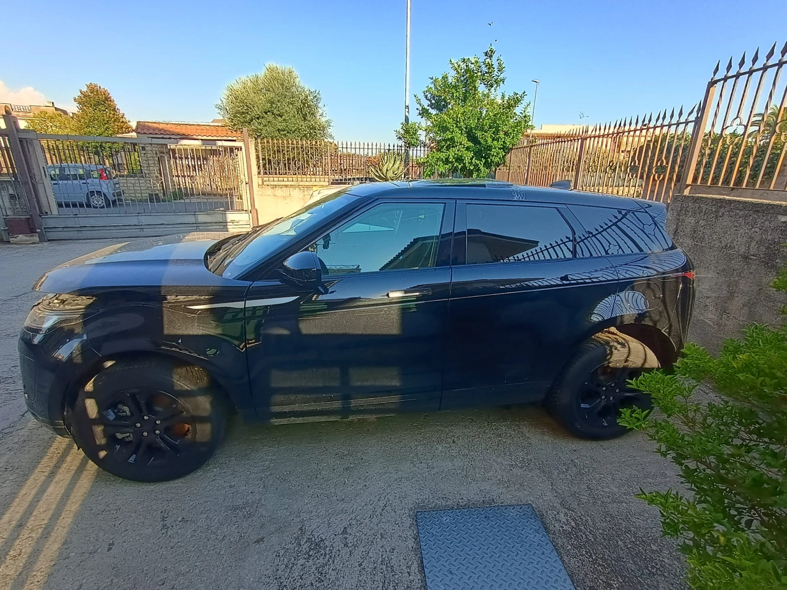 Land Rover Range Rover Evoque 1.5HYBRID, снимка 4 - Автомобили и джипове - 55238252