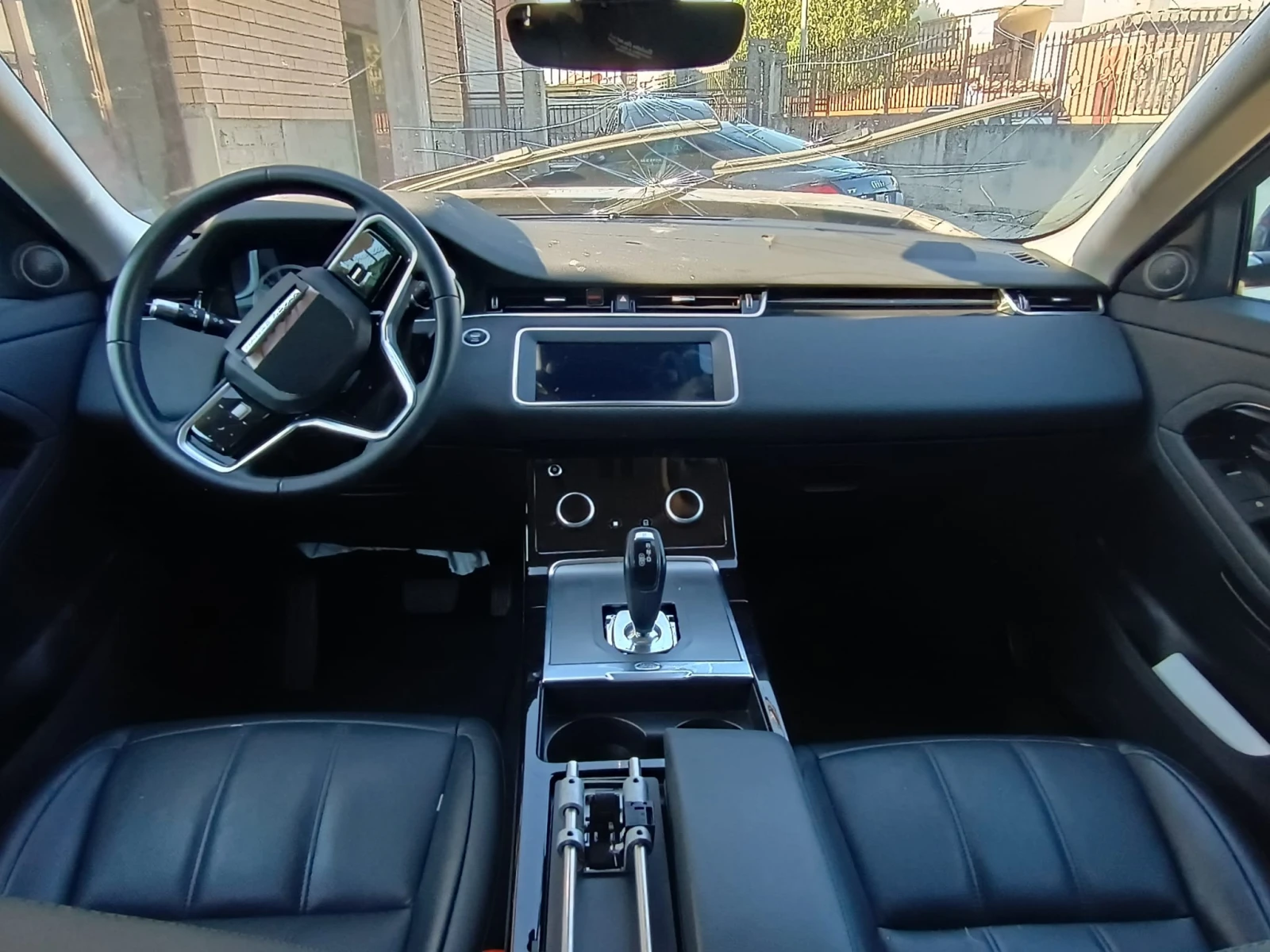 Land Rover Range Rover Evoque 1.5HYBRID, снимка 11 - Автомобили и джипове - 55238252