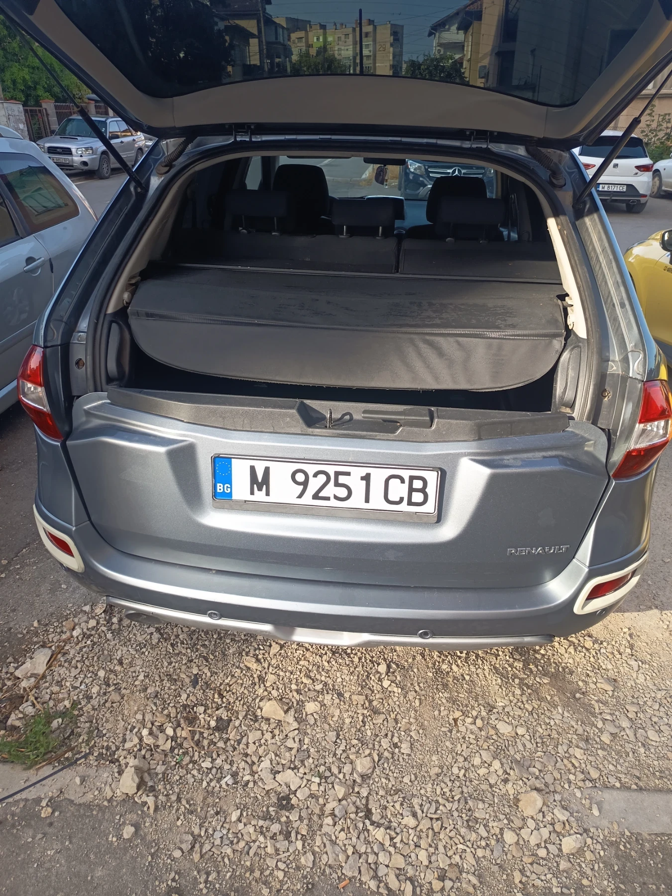 Renault Koleos, снимка 8 - Автомобили и джипове - 55425522