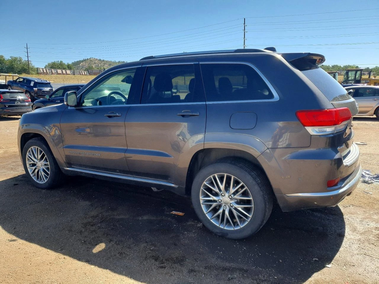 Jeep Grand cherokee SUMMIT 5.7 HEMI ДИСТРОНИК HARMAN KARDON CARPLAY, снимка 3 - Автомобили и джипове - 55483768