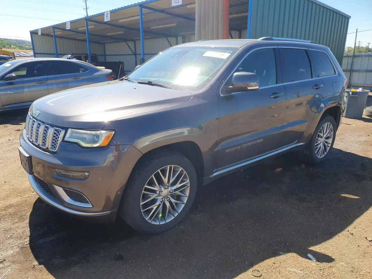 Jeep Grand cherokee SUMMIT 5.7 HEMI ДИСТРОНИК HARMAN KARDON CARPLAY, снимка 2 - Автомобили и джипове - 55483768
