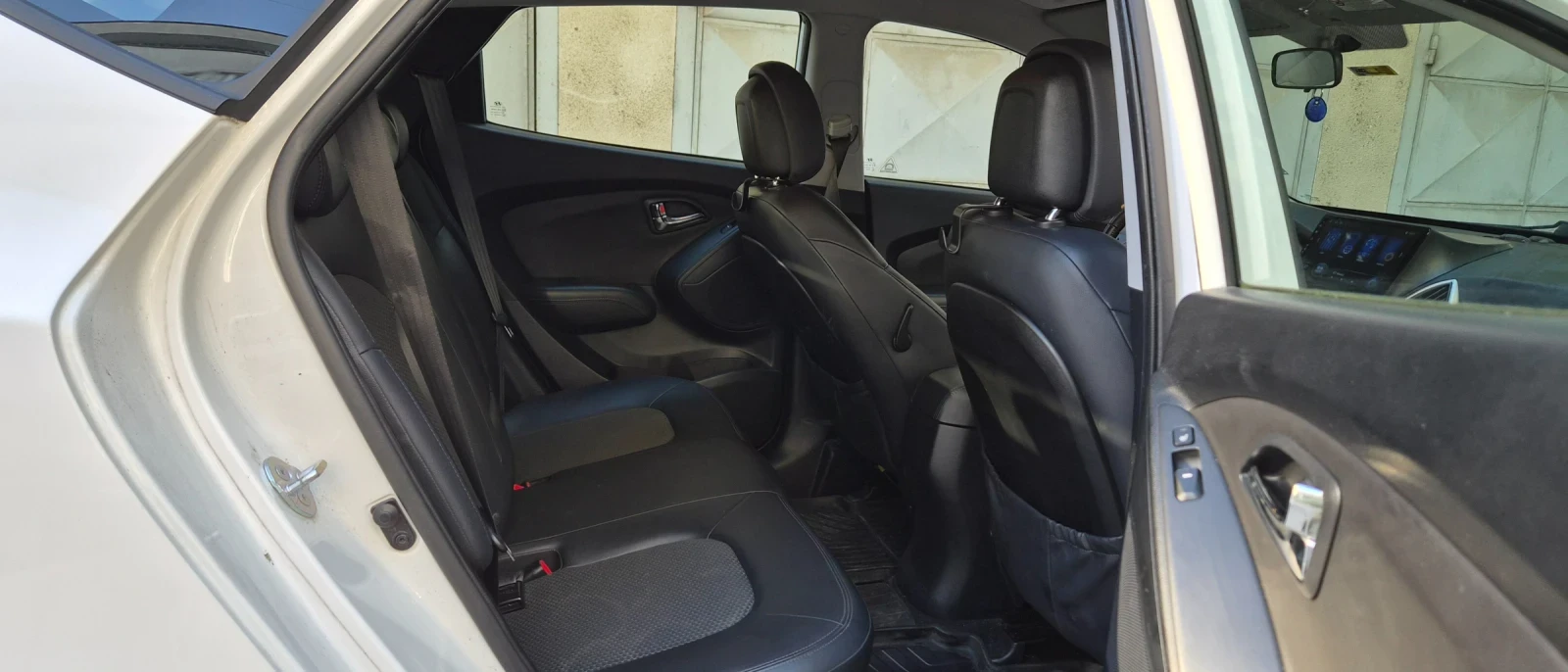 Hyundai IX35 Tucson, снимка 9 - Автомобили и джипове - 55674429