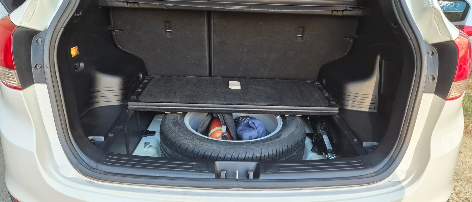 Hyundai IX35 Tucson, снимка 11 - Автомобили и джипове - 55674429