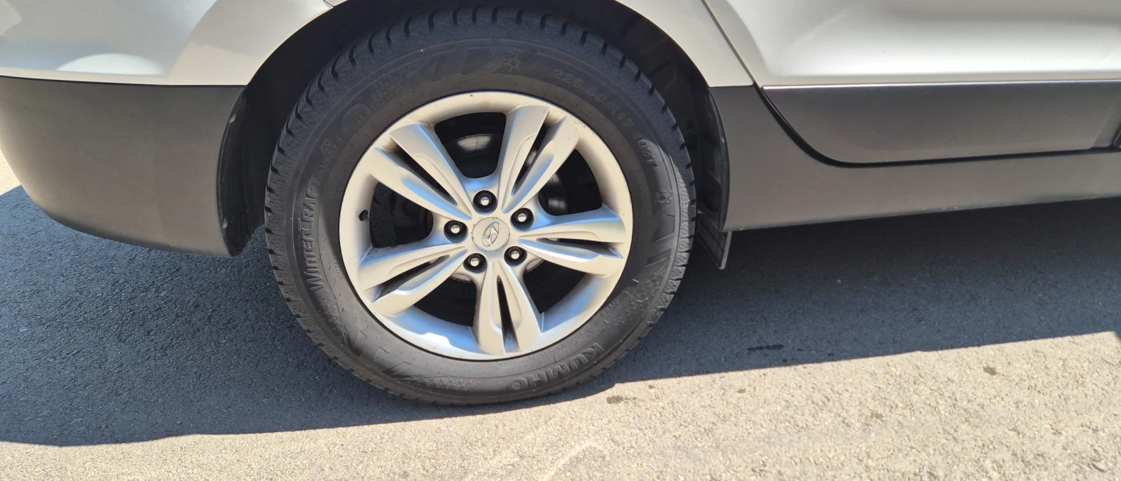 Hyundai IX35 Tucson, снимка 4 - Автомобили и джипове - 55674429