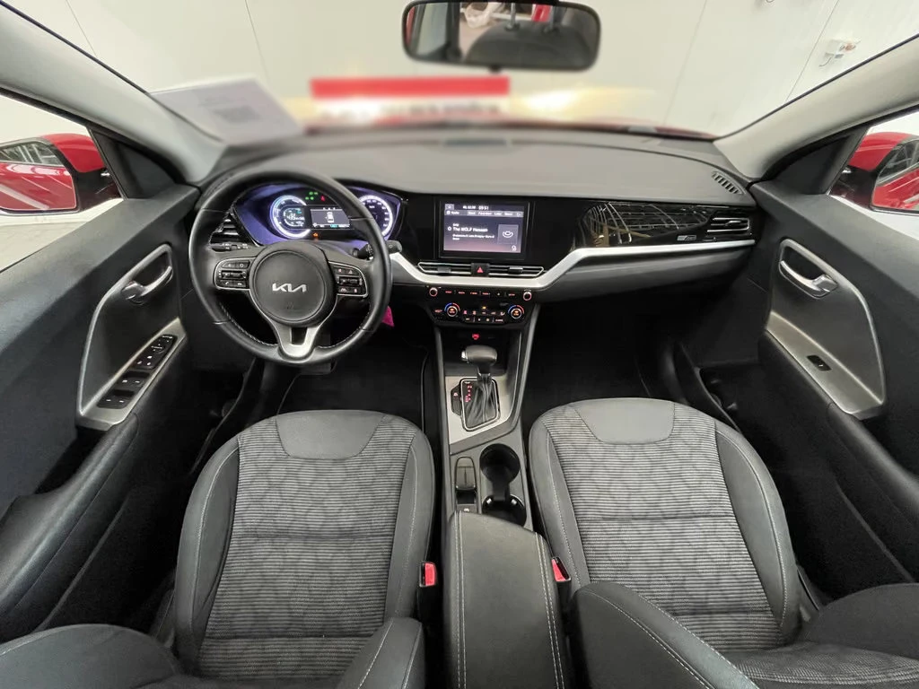 Kia Niro 1.6PHEV/141HP/EDITION-7/CAM/LED/NAVI/CPLAY/685q, снимка 6 - Автомобили и джипове - 56104566