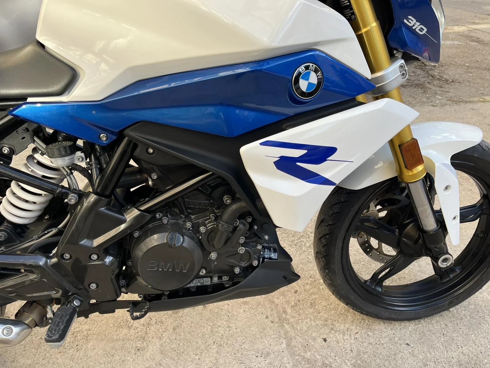 BMW G G310R/КАТО НОВ/ПЪЛНА ИСТОРИЯ/ ОБСЛУЖЕН, снимка 8 - Мотоциклети и мототехника - 54712096