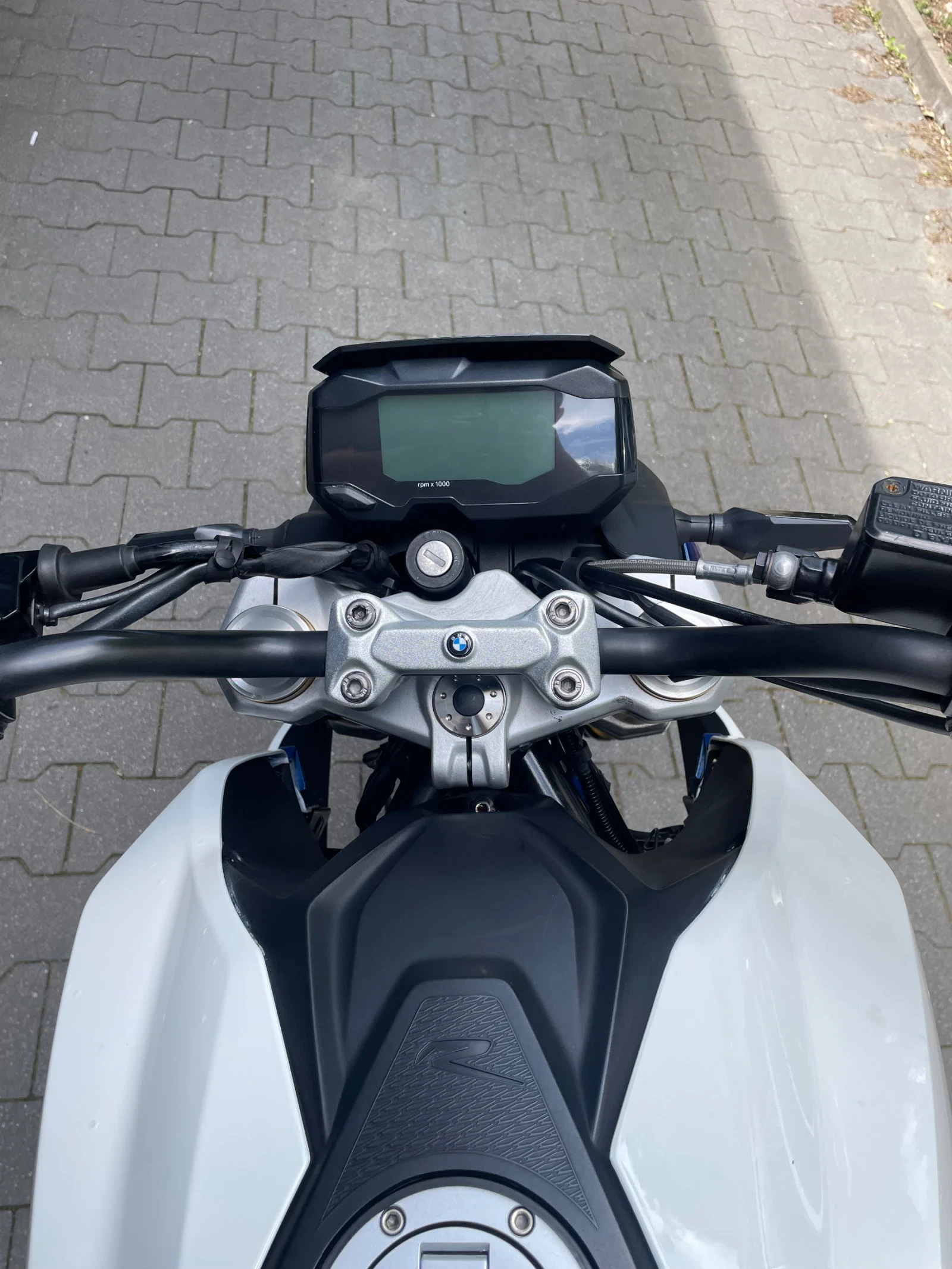 BMW G G310R/КАТО НОВ/ПЪЛНА ИСТОРИЯ/ ОБСЛУЖЕН, снимка 6 - Мотоциклети и мототехника - 54772928