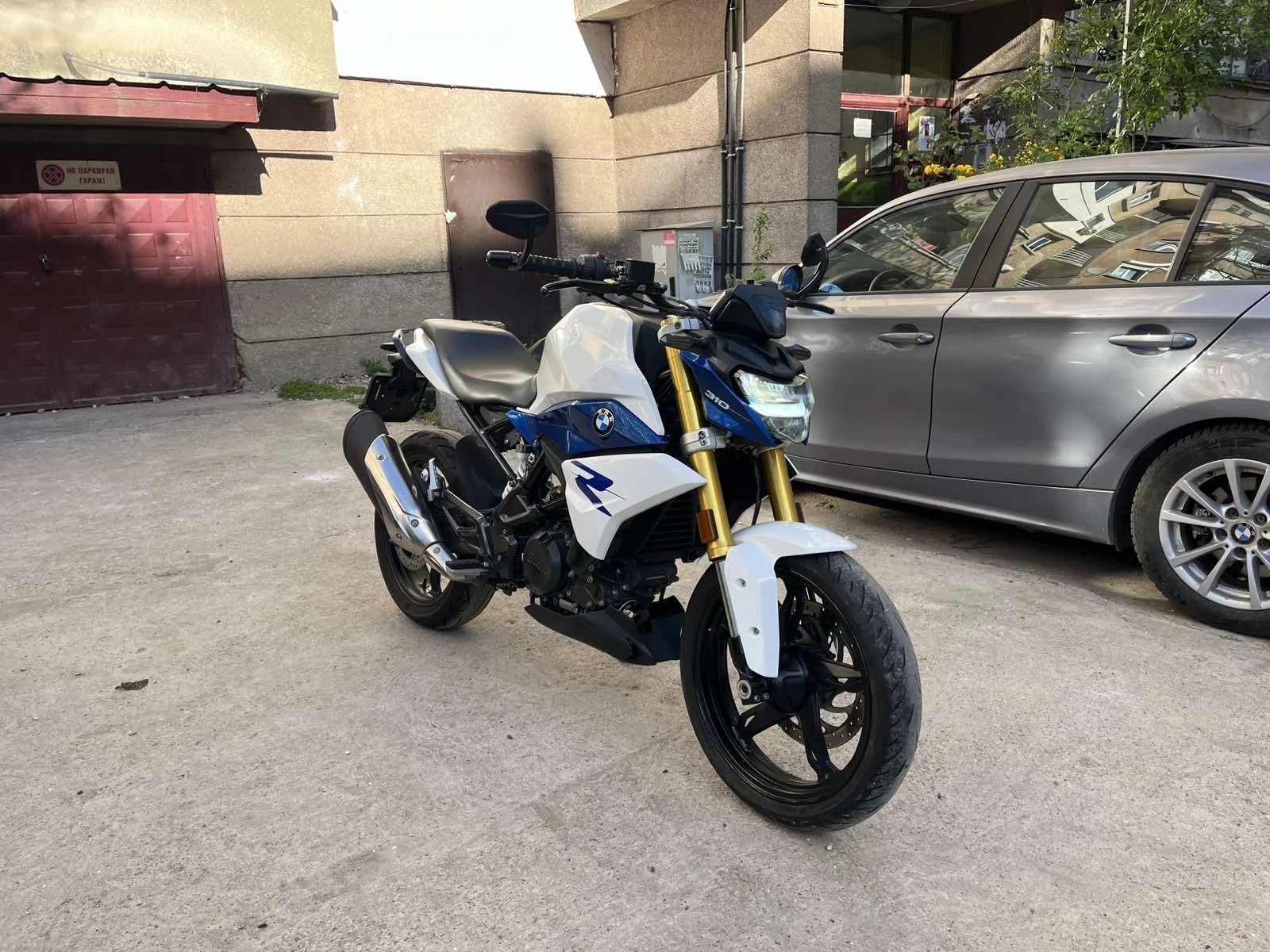 BMW G G310R/КАТО НОВ/ПЪЛНА ИСТОРИЯ/ ОБСЛУЖЕН, снимка 2 - Мотоциклети и мототехника - 54712096