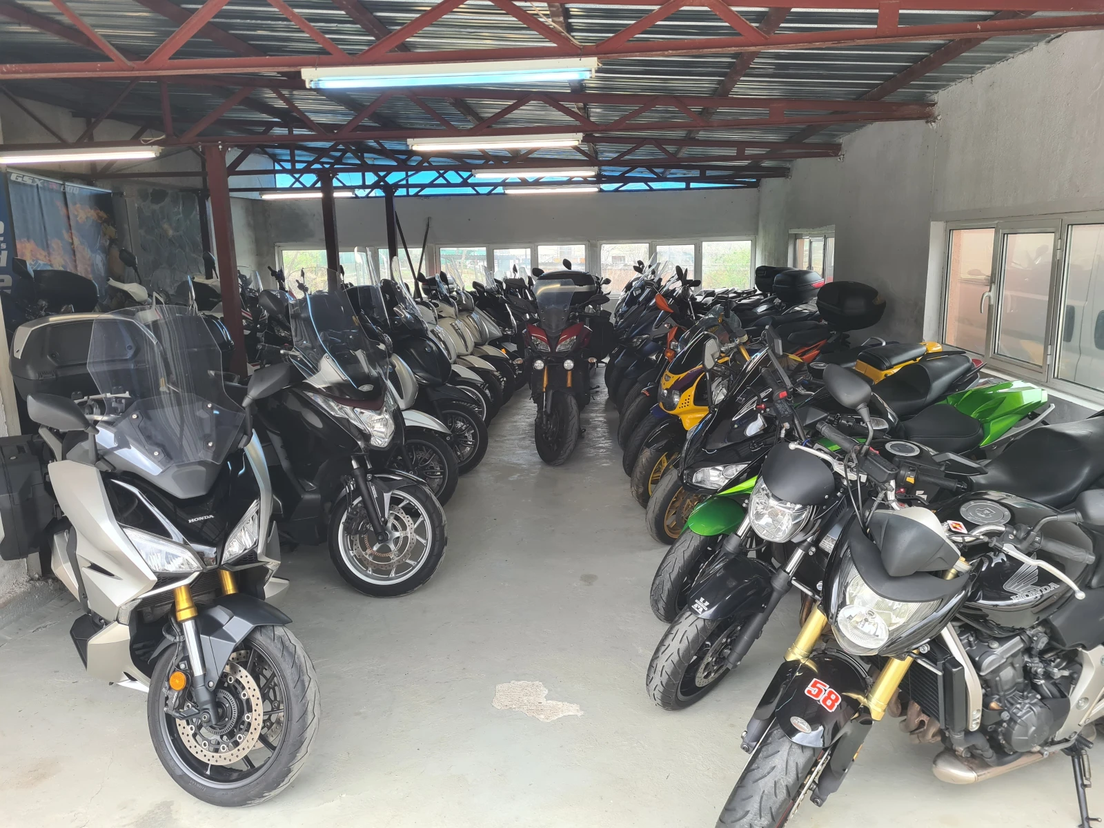 Honda Sh 300i ABS/TCS, снимка 8 - Мотоциклети и мототехника - 55631464