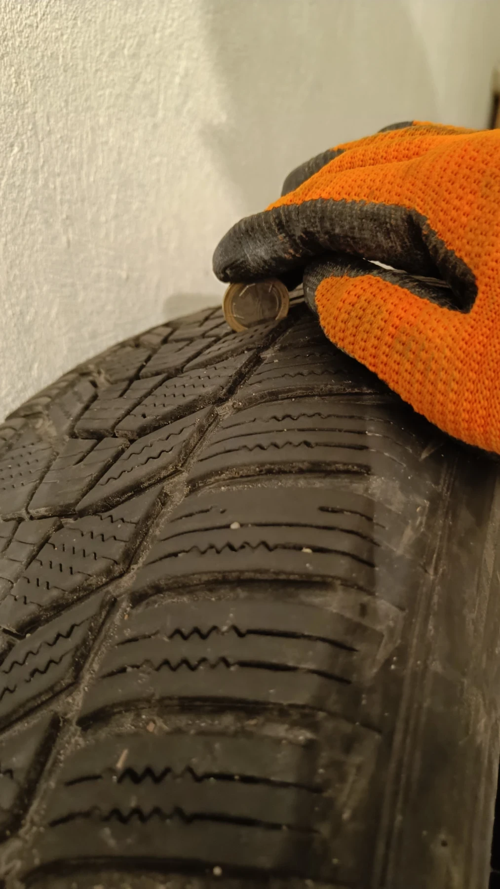 Гуми Зимни 225/65R17, снимка 5 - Гуми и джанти - 55806600