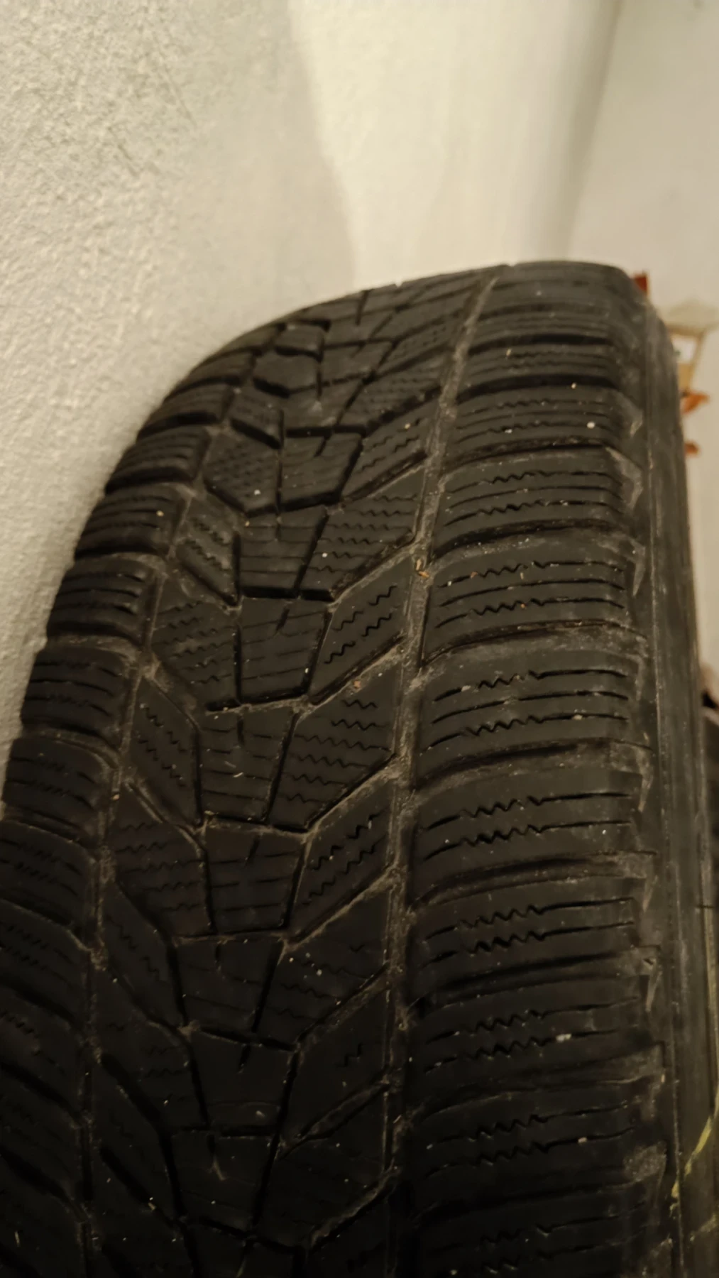 Гуми Зимни 225/65R17, снимка 6 - Гуми и джанти - 55806600