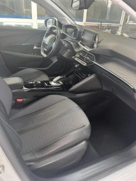 Peugeot 208, снимка 9