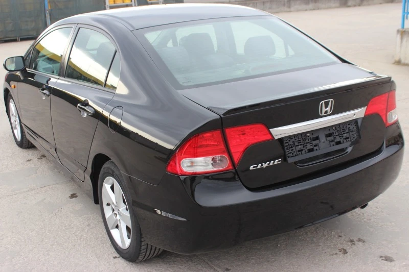 Honda Civic 1.8i 140к.с. АВТОМАТ, УНИКАТ, Швейцария, снимка 7 - Автомобили и джипове - 44243823