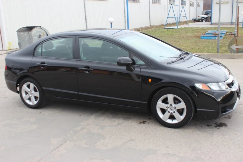 Honda Civic 1.8i 140к.с. АВТОМАТ, УНИКАТ, Швейцария, снимка 4 - Автомобили и джипове - 44243823