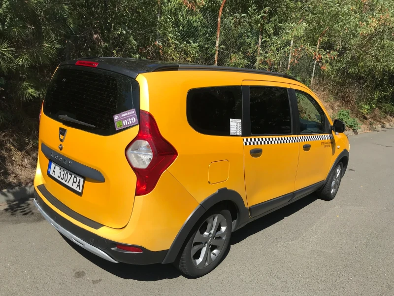 Dacia Lodgy Stepway, снимка 6 - Автомобили и джипове - 47356540