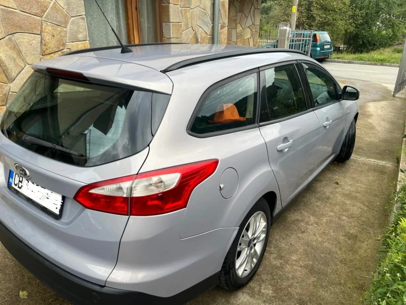 Ford Focus 1.6 TDCI, снимка 3 - Автомобили и джипове - 47087750