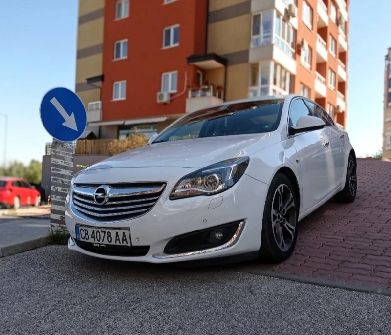 Opel Insignia 1.4 Turbo 140ks, снимка 1 - Автомобили и джипове - 47416334