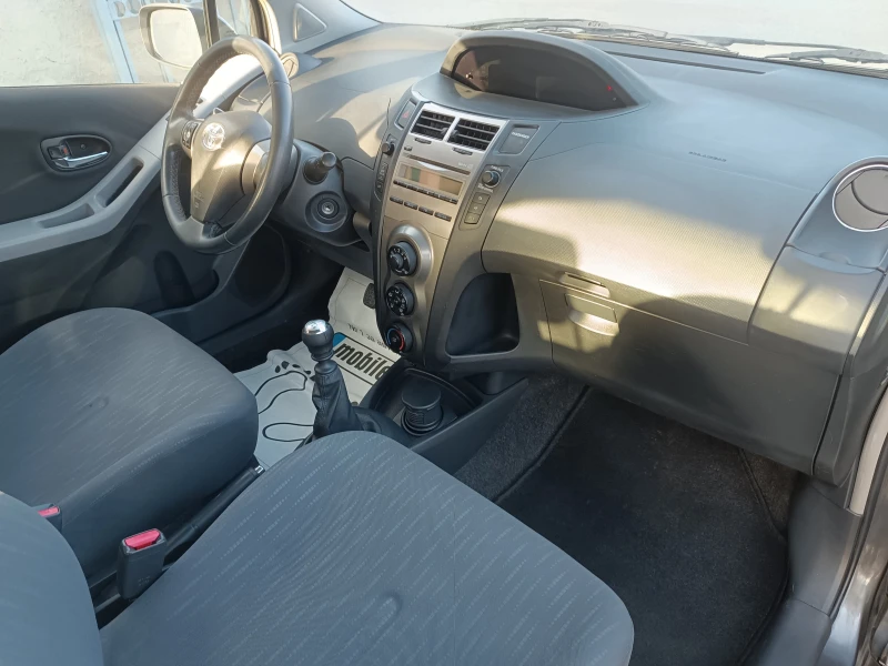 Toyota Yaris 1.4 D4D/90k.s-6скорости, снимка 15 - Автомобили и джипове - 49104930