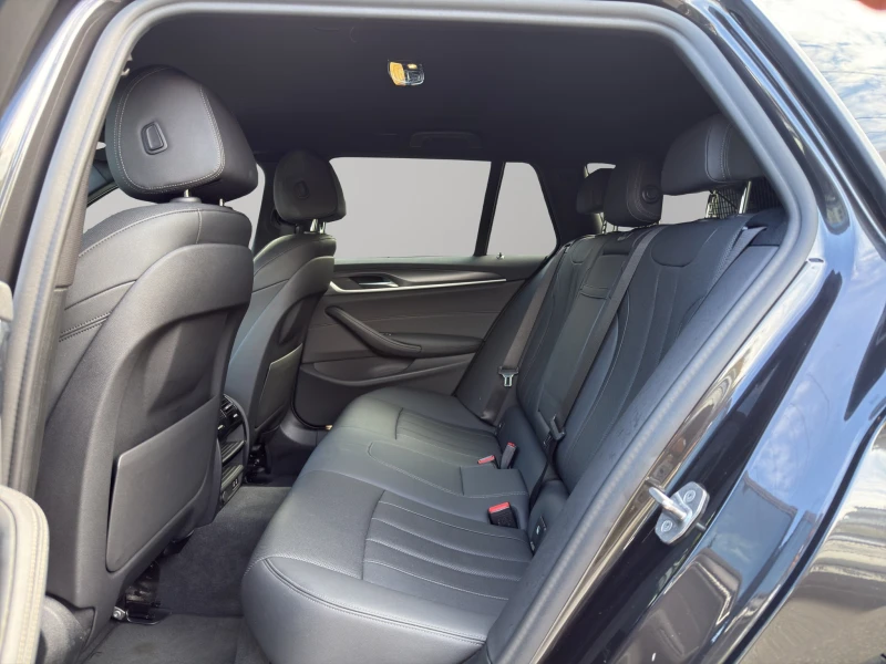 BMW 520 xDrive/ LCI M Package Facelift, снимка 12 - Автомобили и джипове - 52007954
